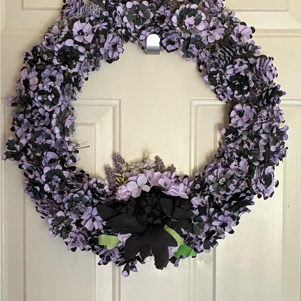 Elegant Purple and Black Floral Wreath